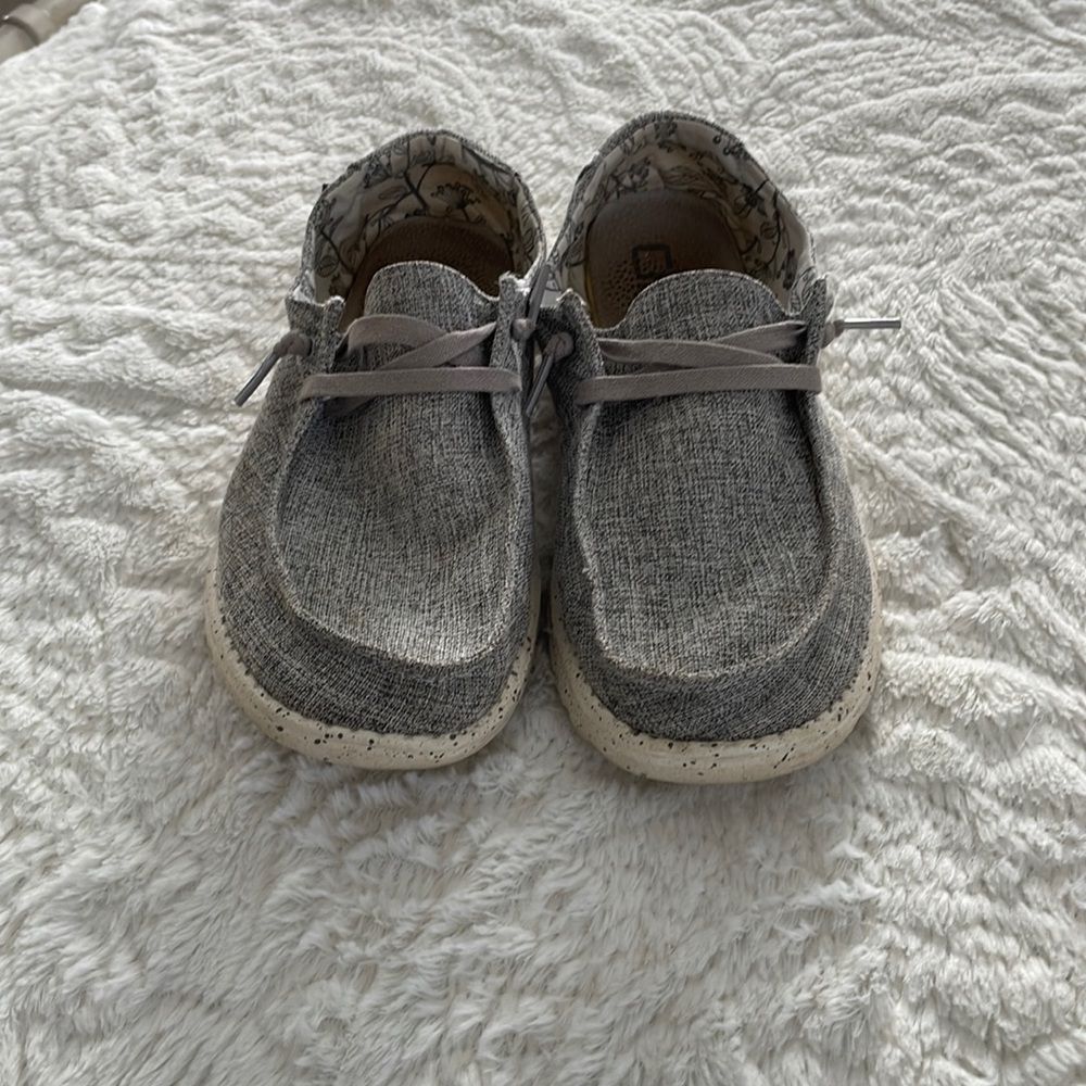 Womens hey dudes size 9
